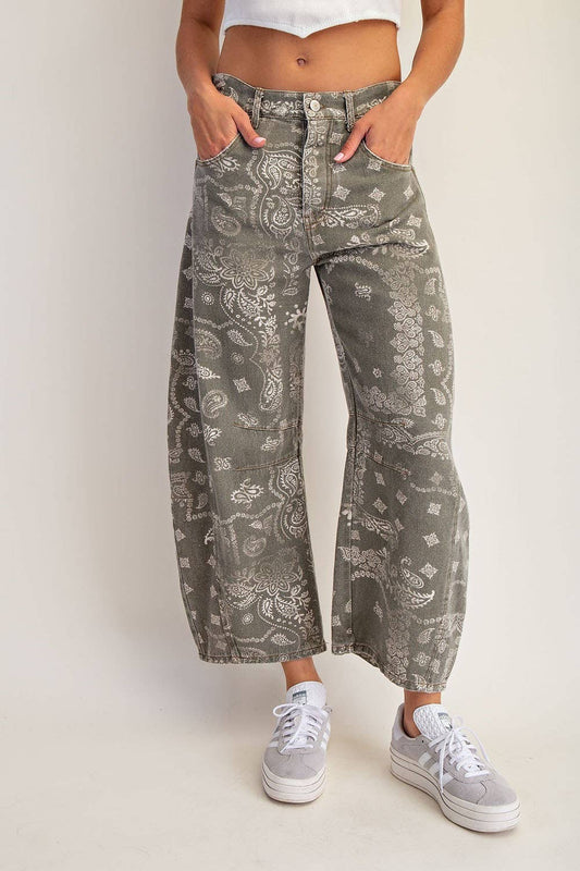 PL9127 - MINERAL WASHED PAISLEY PRINTED BARREL JEANS: VINTAGE ARMY / S